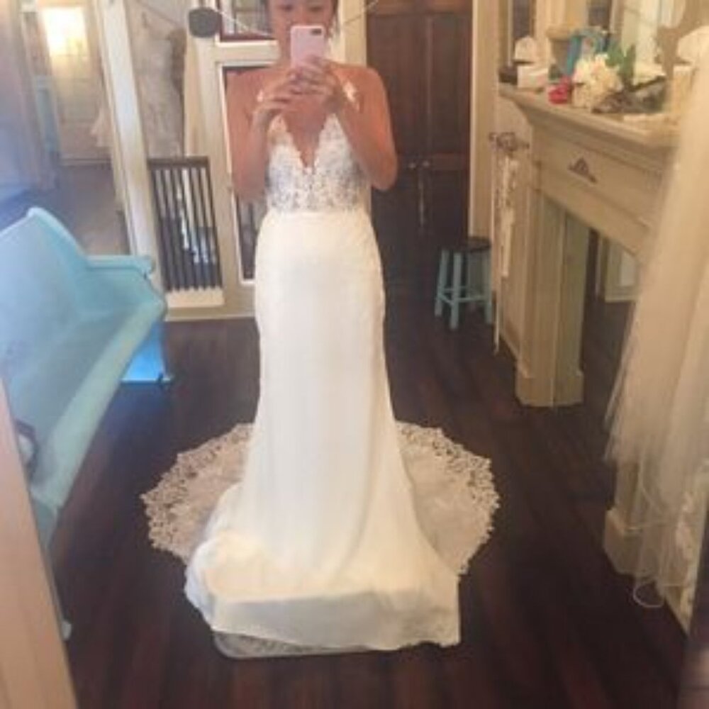 Stella York Wedding Dress - Picture 3 of 11